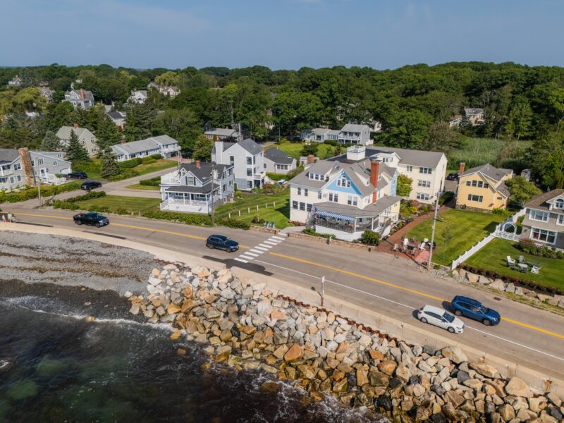 Beach House Inn Exterior